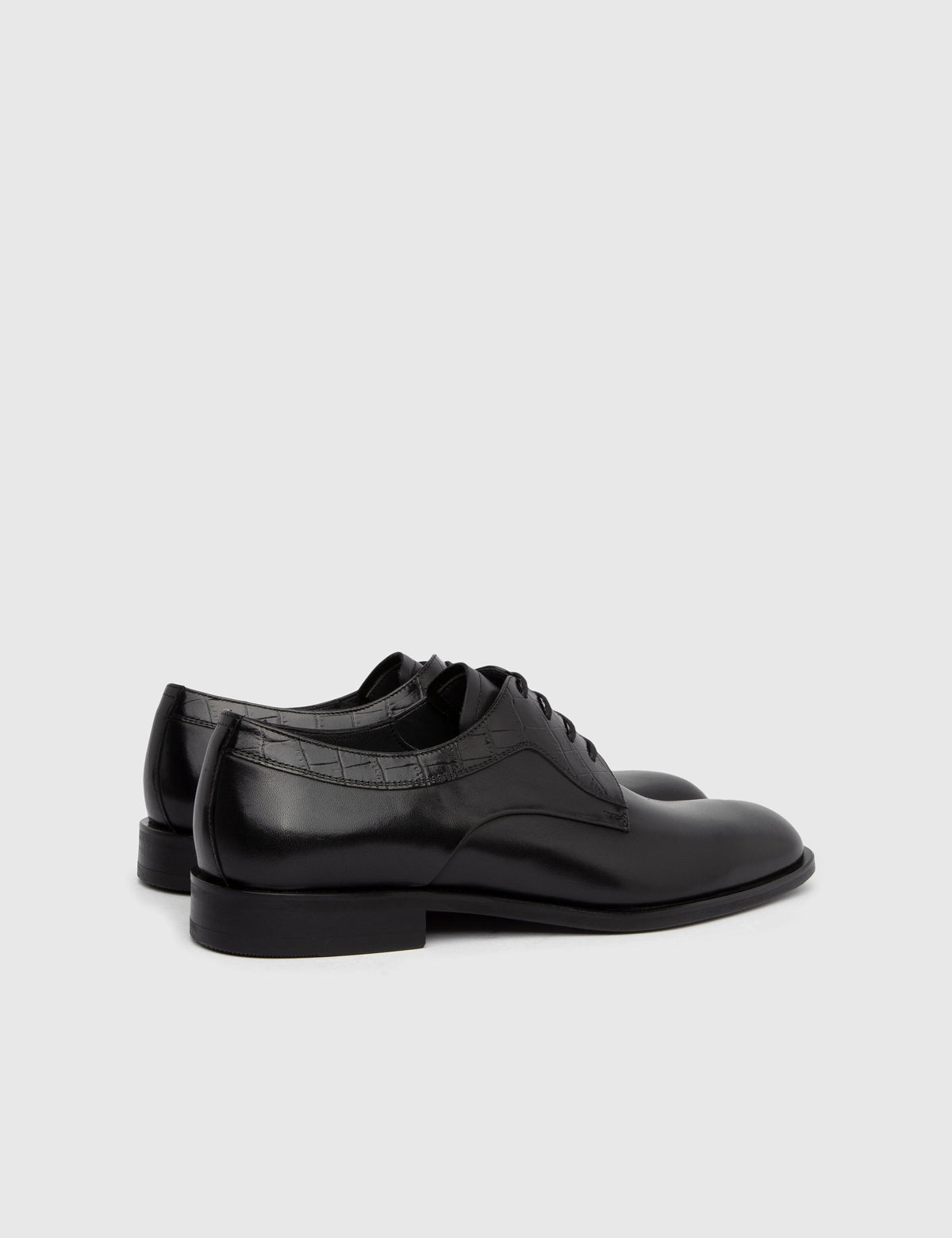 Vitis Antique Black Leather Men's Derby Shoe