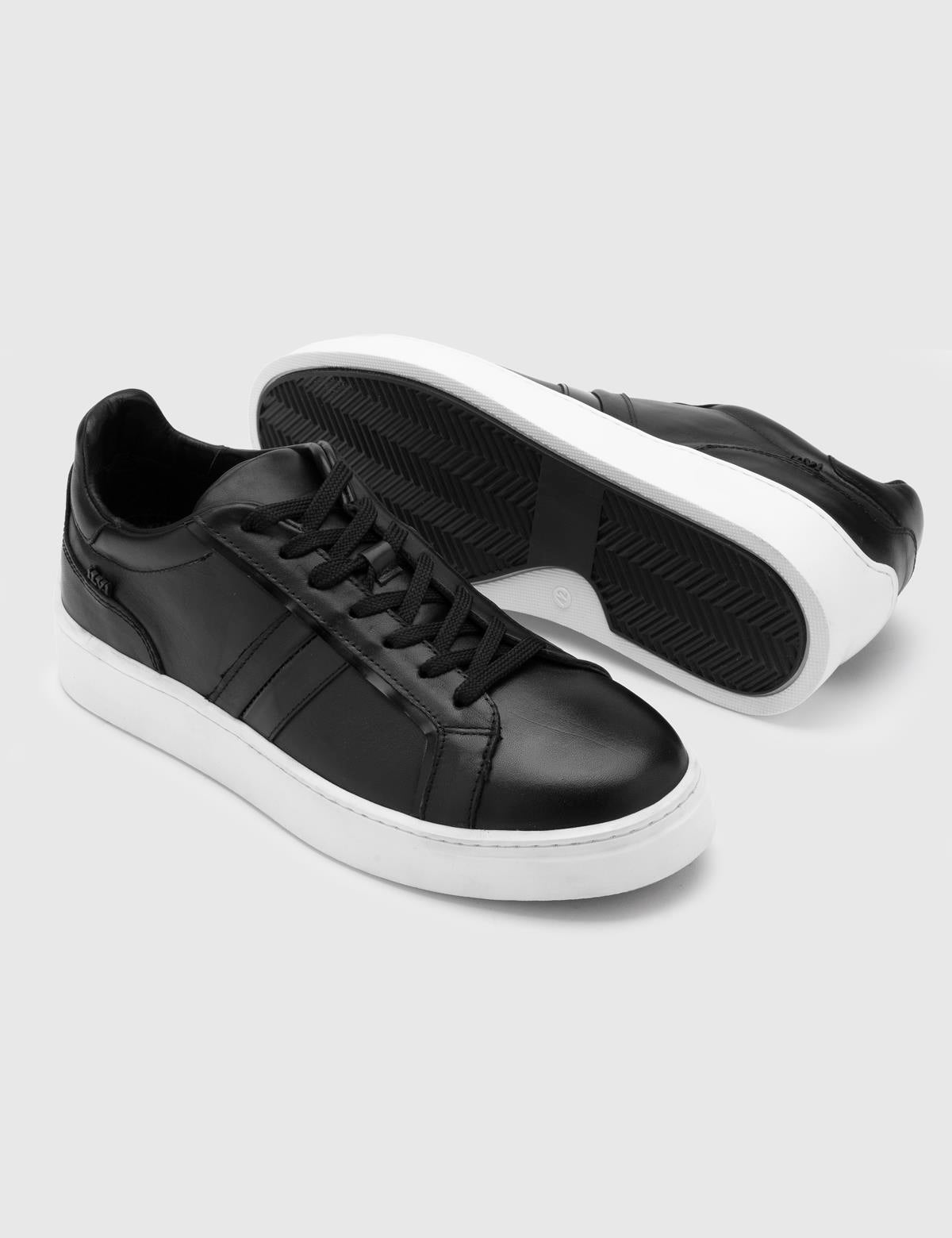 Ezri Black Leather Men's Sneaker