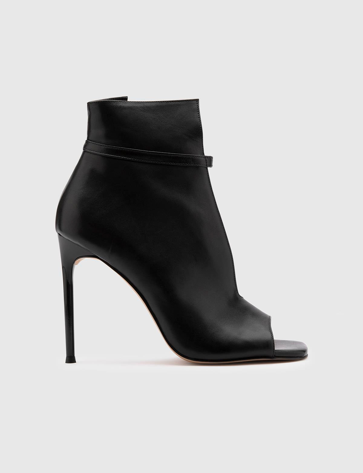 Kerly Black Leather Women's Heeled Boot