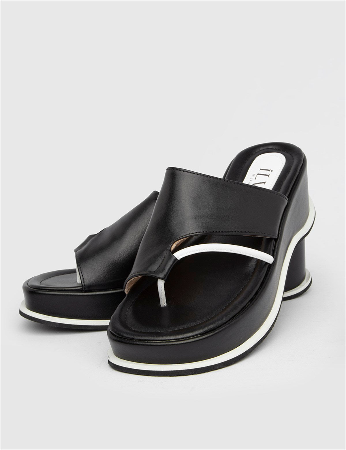 Masal Black Leather Women's Slide