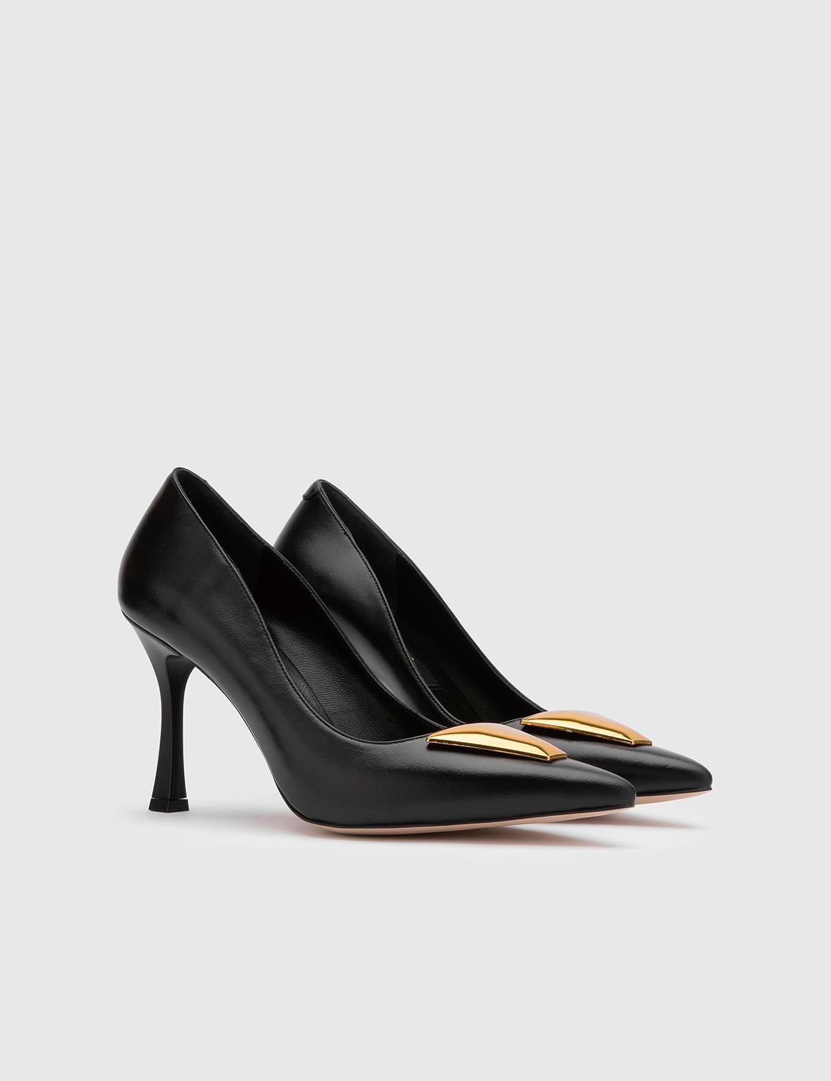 Svea Black Leather Women's Pump